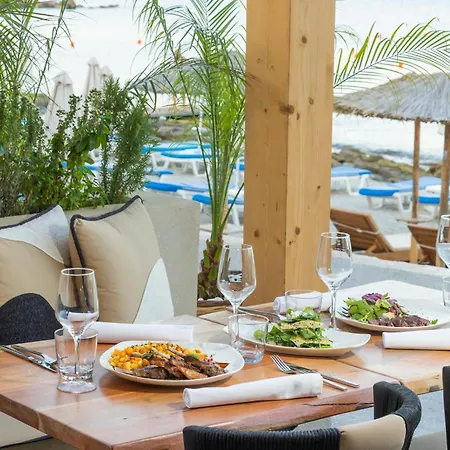 Rossa Boutique & Hotel
